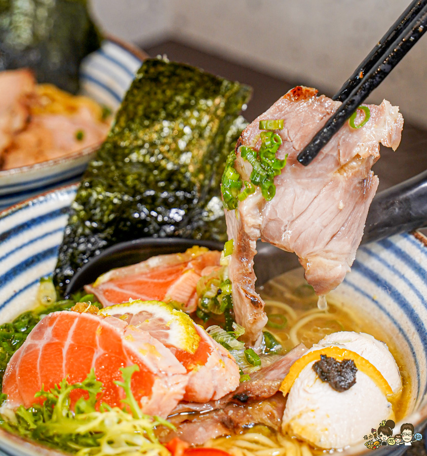 宏麵屋 高雄拉麵 好吃拉麵 必吃 在第十年 河堤社區 河堤美食 必吃 排隊 好吃 推薦 拉麵