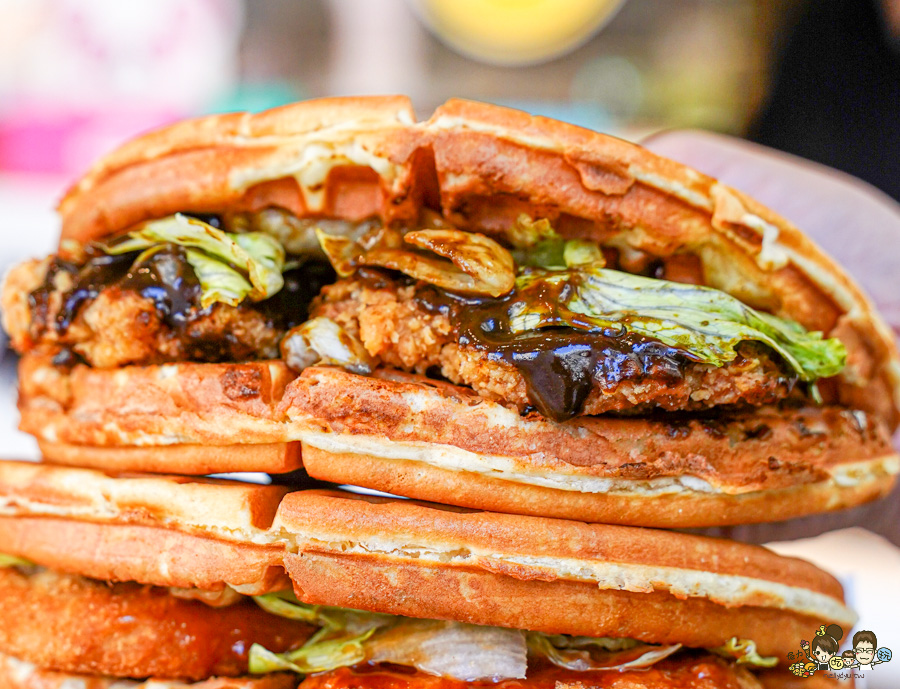 高雄小木屋 四維路 好吃鬆餅 專賣店 約會 聚餐 下午茶 點心甜點 爆量 銅板價格 爆料