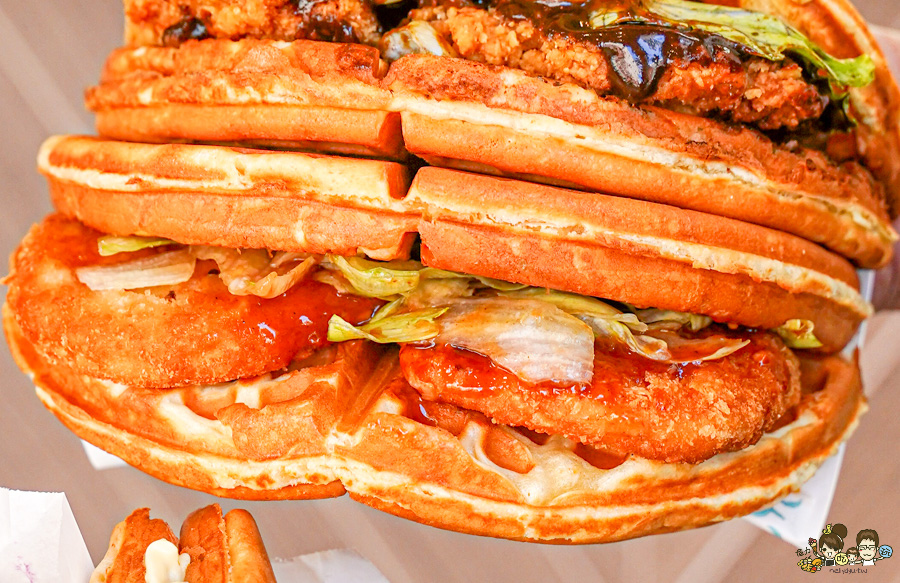 高雄小木屋 四維路 好吃鬆餅 專賣店 約會 聚餐 下午茶 點心甜點 爆量 銅板價格 爆料