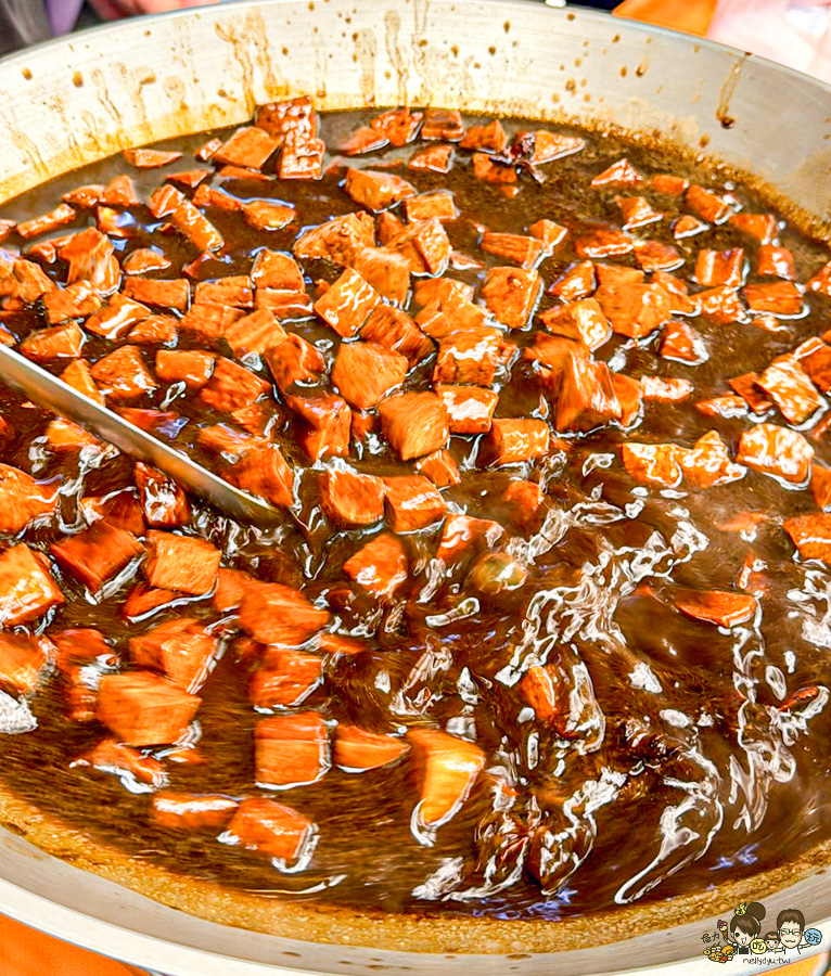 自由市場 醬鴨 天府醬鴨 傳承 好吃 回歸 必吃 排隊 麻辣鴨血 麻辣豆腐 豆乾 鳥蛋 好吃 推薦