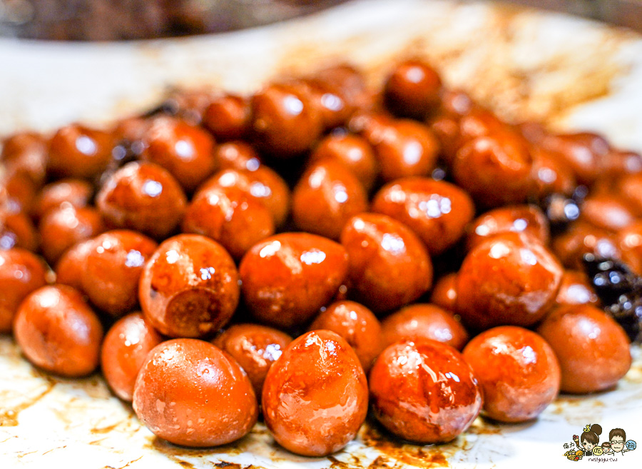 自由市場 醬鴨 天府醬鴨 傳承 好吃 回歸 必吃 排隊 麻辣鴨血 麻辣豆腐 豆乾 鳥蛋 好吃 推薦