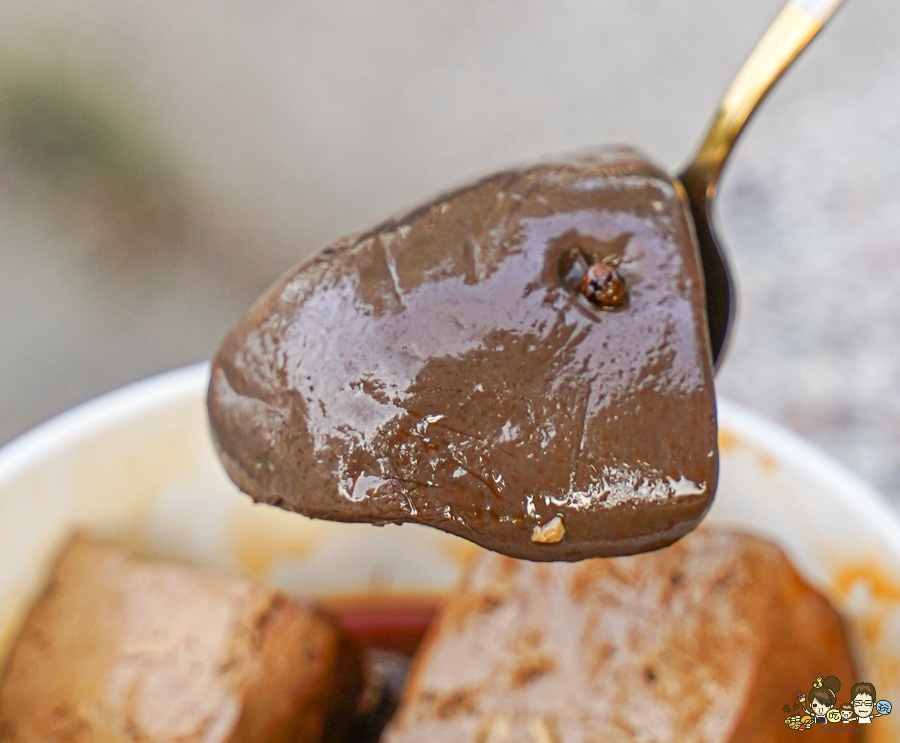 自由市場 醬鴨 天府醬鴨 傳承 好吃 回歸 必吃 排隊 麻辣鴨血 麻辣豆腐 豆乾 鳥蛋 好吃 推薦