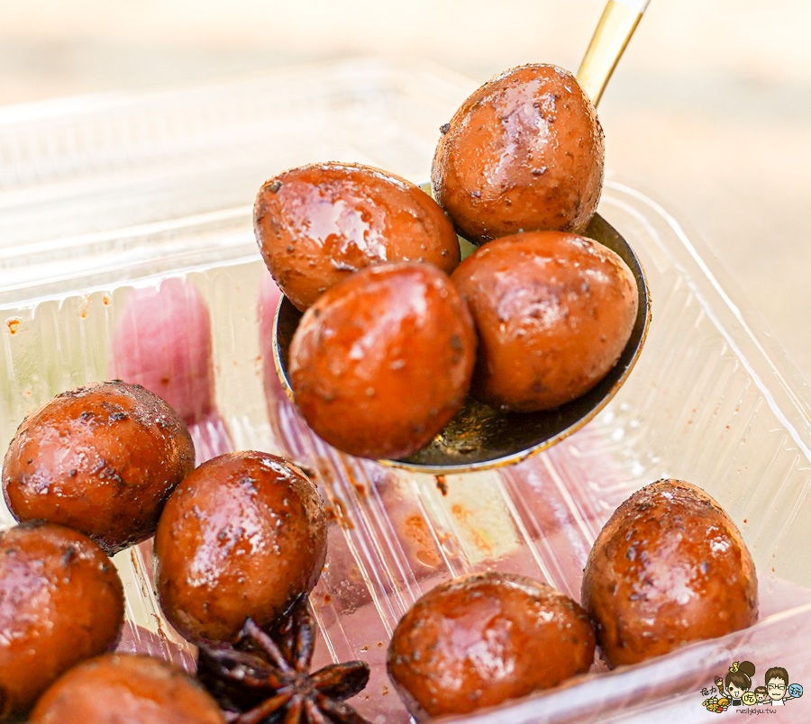 自由市場 醬鴨 天府醬鴨 傳承 好吃 回歸 必吃 排隊 麻辣鴨血 麻辣豆腐 豆乾 鳥蛋 好吃 推薦