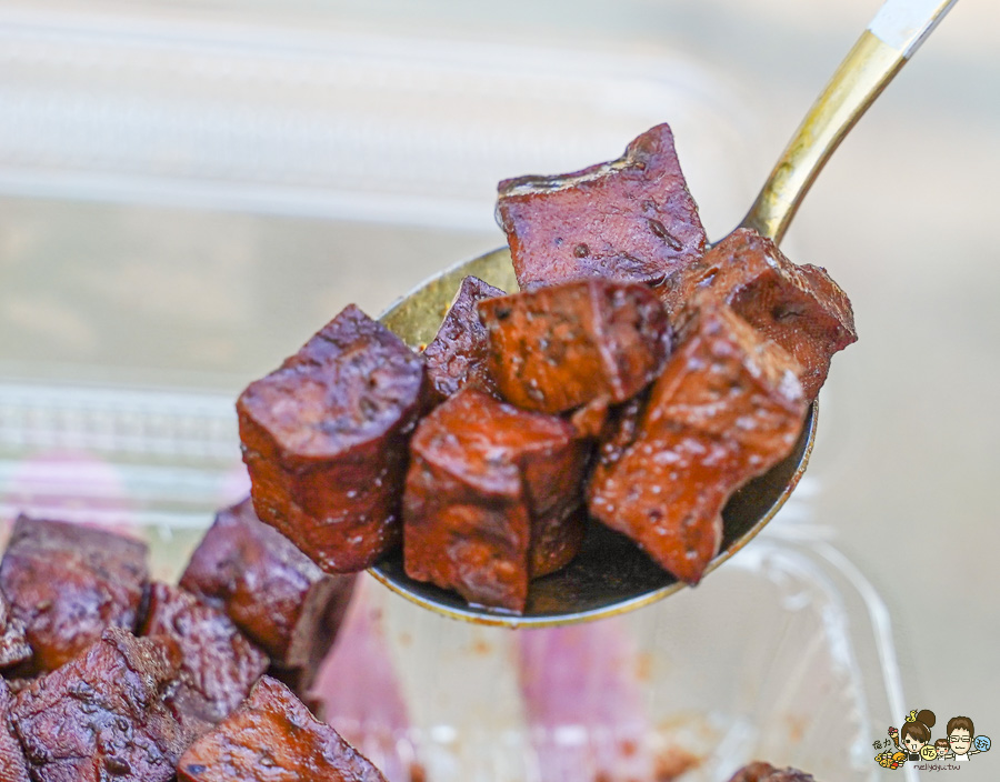 自由市場 醬鴨 天府醬鴨 傳承 好吃 回歸 必吃 排隊 麻辣鴨血 麻辣豆腐 豆乾 鳥蛋 好吃 推薦