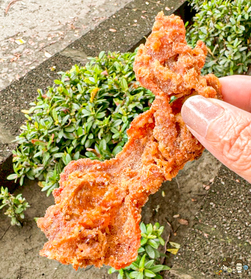 生意很好脆皮炸雞 鳳山美食 好吃 推薦 國宅美食 炸雞翅 雞皮 