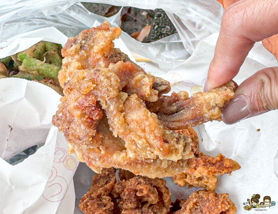生意很好脆皮炸雞 鳳山美食 好吃 推薦 國宅美食 炸雞翅 雞皮 