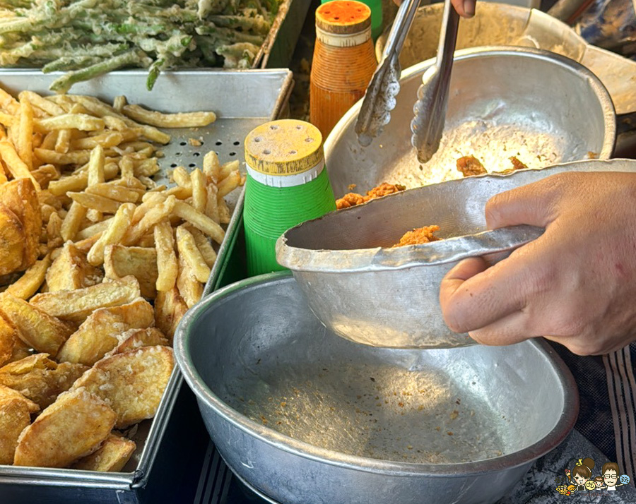 生意很好脆皮炸雞 鳳山美食 好吃 推薦 國宅美食 炸雞翅 雞皮 