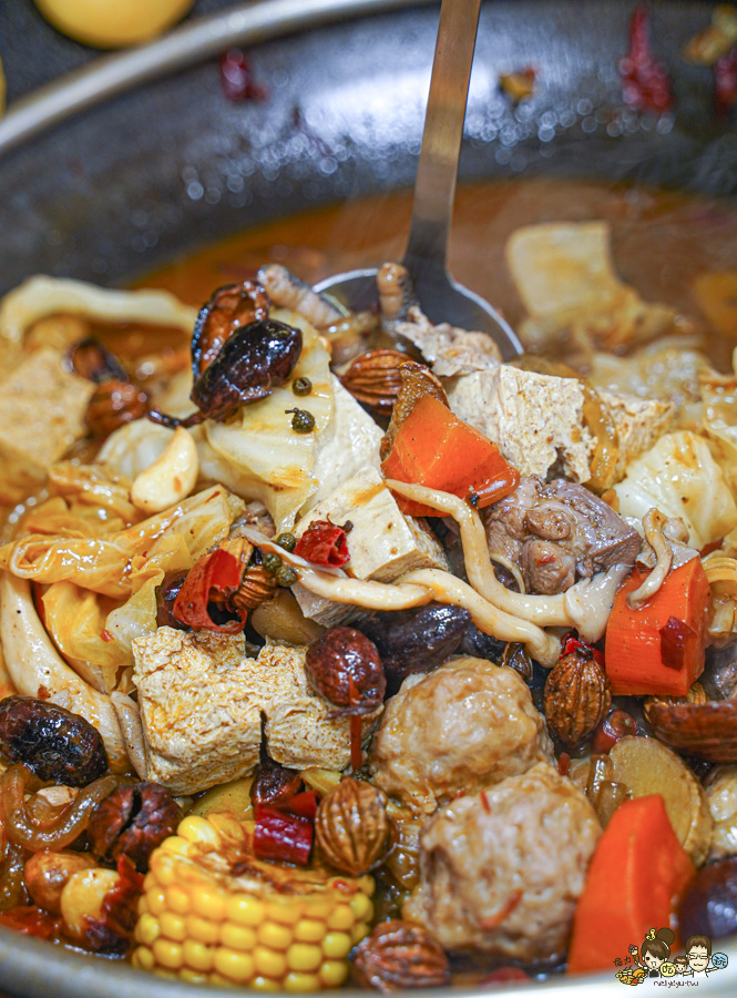 高雄 燉雞 鐵娘子鐵燉雞 私房菜 麵食 鍋物 楠梓美食 必吃 好吃
