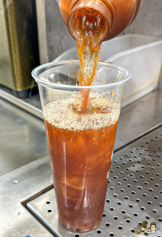 高雄首間 紅茶媽媽 手搖 奶蓋 紅茶 紅玉 上班族超愛 團購 好喝 高雄必喝