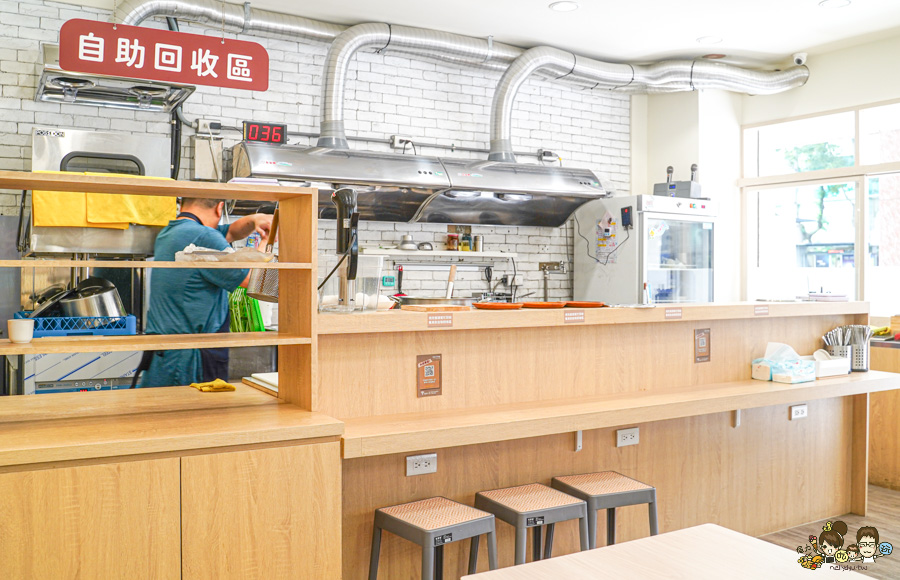 牛忘了呼吸 極品牛肉麵 麵食 乾拌 免費加湯 免費加麵 免費紅茶 必吃 高雄牛肉麵 韓國人都來吃