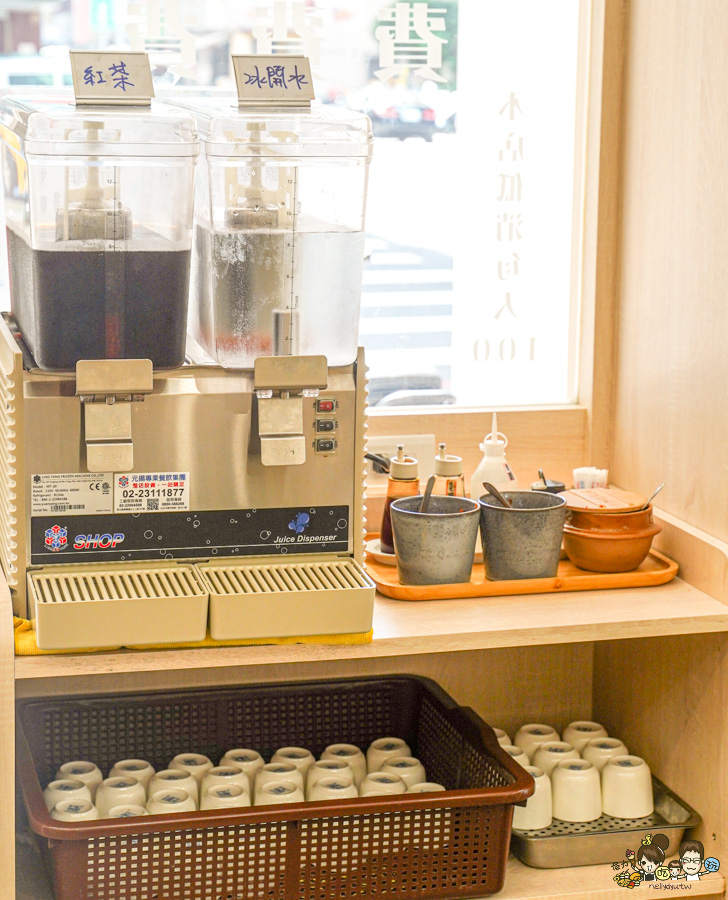 牛忘了呼吸 極品牛肉麵 麵食 乾拌 免費加湯 免費加麵 免費紅茶 必吃 高雄牛肉麵 韓國人都來吃