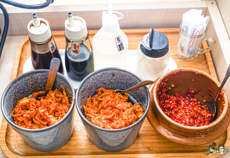 牛忘了呼吸 極品牛肉麵 麵食 乾拌 免費加湯 免費加麵 免費紅茶 必吃 高雄牛肉麵 韓國人都來吃