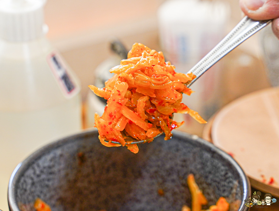 牛忘了呼吸 極品牛肉麵 麵食 乾拌 免費加湯 免費加麵 免費紅茶 必吃 高雄牛肉麵 韓國人都來吃