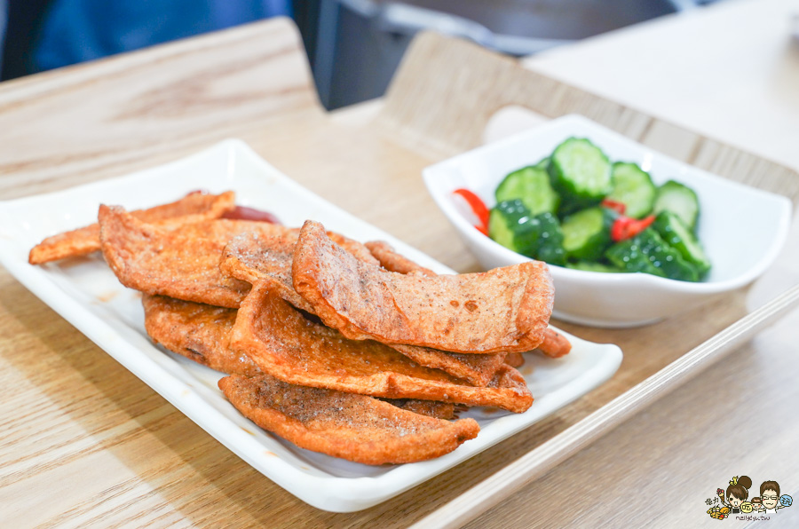 牛忘了呼吸 極品牛肉麵 麵食 乾拌 免費加湯 免費加麵 免費紅茶 必吃 高雄牛肉麵 韓國人都來吃