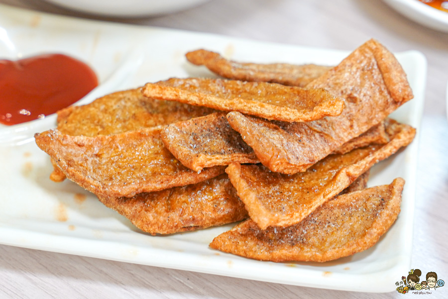 牛忘了呼吸 極品牛肉麵 麵食 乾拌 免費加湯 免費加麵 免費紅茶 必吃 高雄牛肉麵 韓國人都來吃