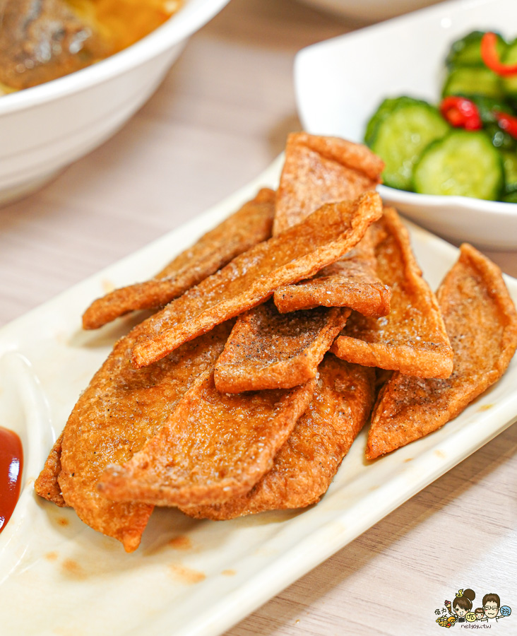 牛忘了呼吸 極品牛肉麵 麵食 乾拌 免費加湯 免費加麵 免費紅茶 必吃 高雄牛肉麵 韓國人都來吃