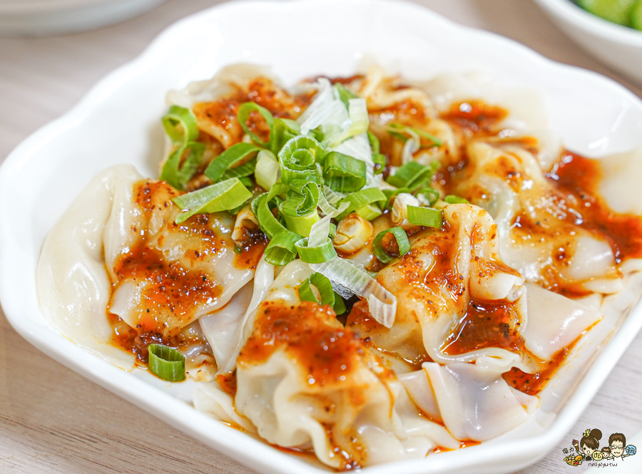 牛忘了呼吸 極品牛肉麵 麵食 乾拌 免費加湯 免費加麵 免費紅茶 必吃 高雄牛肉麵 韓國人都來吃