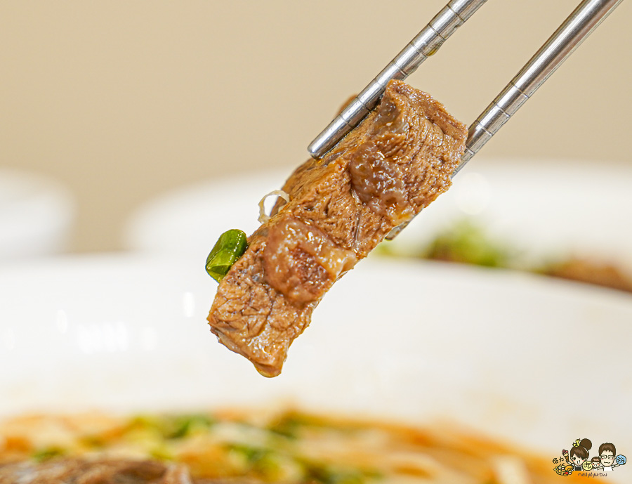 牛忘了呼吸 極品牛肉麵 麵食 乾拌 免費加湯 免費加麵 免費紅茶 必吃 高雄牛肉麵 韓國人都來吃