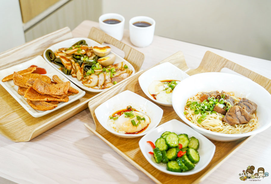 牛忘了呼吸 極品牛肉麵 麵食 乾拌 免費加湯 免費加麵 免費紅茶 必吃 高雄牛肉麵 韓國人都來吃