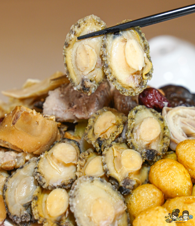 高雄年菜 外帶年菜 北高雄 左營 潮台菜 辦桌 團圓 秒殺 年味 豬腳 佛跳牆