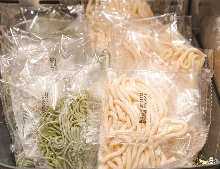 高雄鍋物 高雄火鍋 楠梓 楠梓聚餐 楠梓學區 學區 美食 桃金鍋物 自助吧 好吃 推薦 大肉盤 超值 