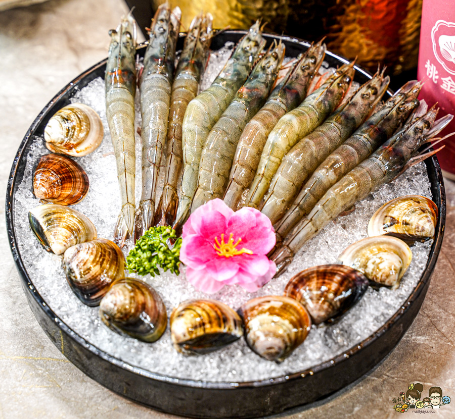 高雄鍋物 高雄火鍋 楠梓 楠梓聚餐 楠梓學區 學區 美食 桃金鍋物 自助吧 好吃 推薦 大肉盤 超值 