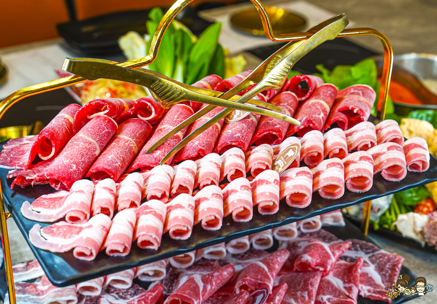 高雄鍋物 高雄火鍋 楠梓 楠梓聚餐 楠梓學區 學區 美食 桃金鍋物 自助吧 好吃 推薦 大肉盤 超值 