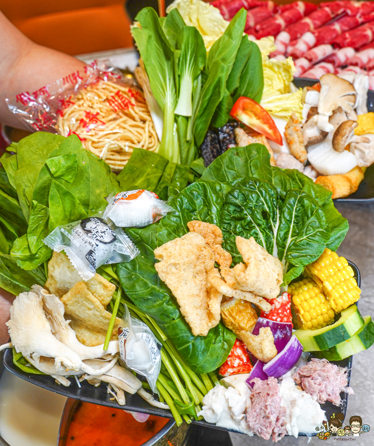 高雄鍋物 高雄火鍋 楠梓 楠梓聚餐 楠梓學區 學區 美食 桃金鍋物 自助吧 好吃 推薦 大肉盤 超值 