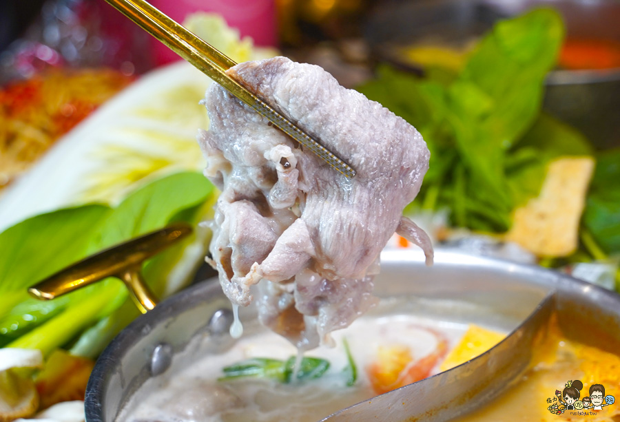 高雄鍋物 高雄火鍋 楠梓 楠梓聚餐 楠梓學區 學區 美食 桃金鍋物 自助吧 好吃 推薦 大肉盤 超值 