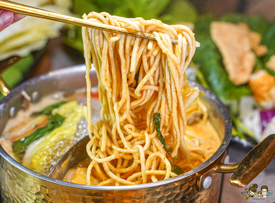 高雄鍋物 高雄火鍋 楠梓 楠梓聚餐 楠梓學區 學區 美食 桃金鍋物 自助吧 好吃 推薦 大肉盤 超值 