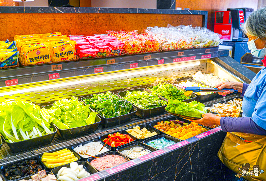 高雄鍋物 高雄火鍋 楠梓 楠梓聚餐 楠梓學區 學區 美食 桃金鍋物 自助吧 好吃 推薦 大肉盤 超值 