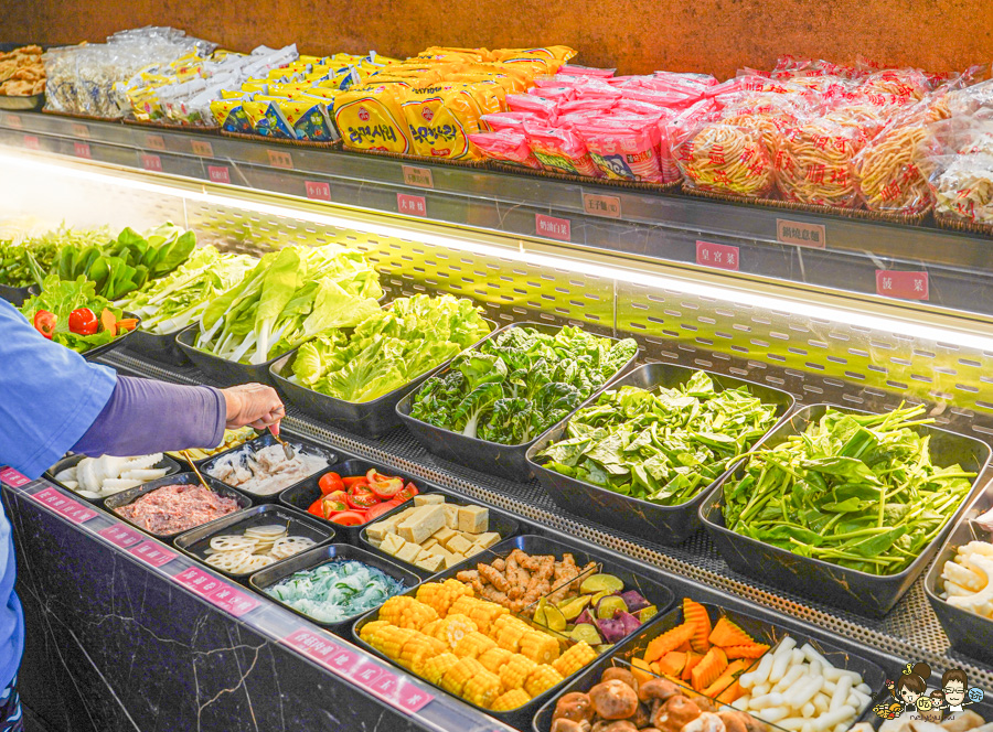 高雄鍋物 高雄火鍋 楠梓 楠梓聚餐 楠梓學區 學區 美食 桃金鍋物 自助吧 好吃 推薦 大肉盤 超值 