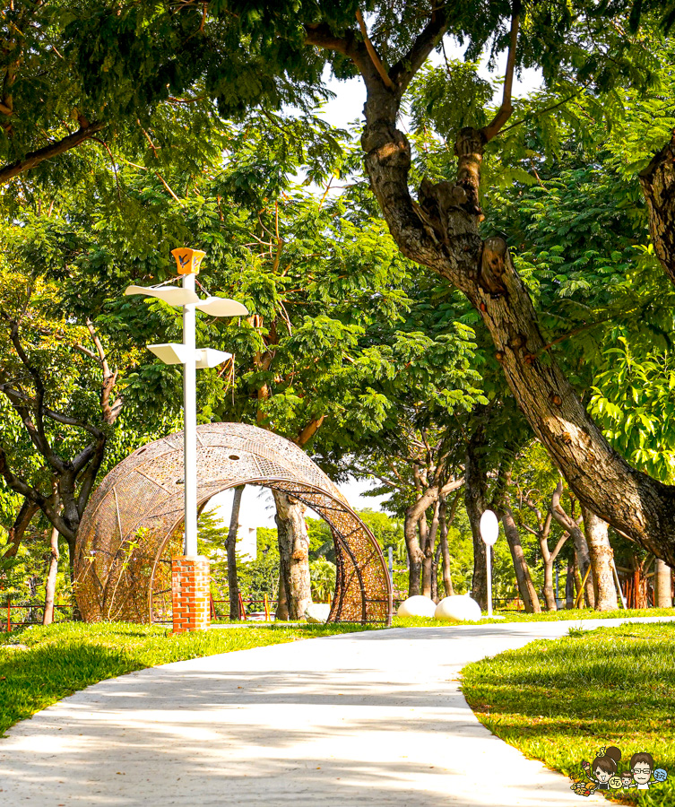 高雄公園 盤花公園 客家 客家文化館 旅遊 景點 愛河之心 濕地 公園 親子 家庭 散步 