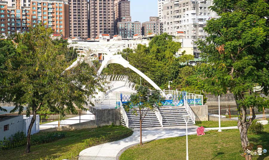 高雄公園 盤花公園 客家 客家文化館 旅遊 景點 愛河之心 濕地 公園 親子 家庭 散步 