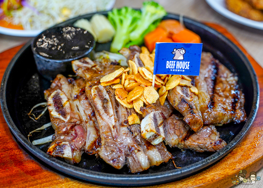 首次早鳥優惠 自助吧 歡樂 聚餐 推薦 親子 鳳山 牛室 牛排 排餐 約會 慶生 跨年 耶誕 必吃 必訪 文山特區'