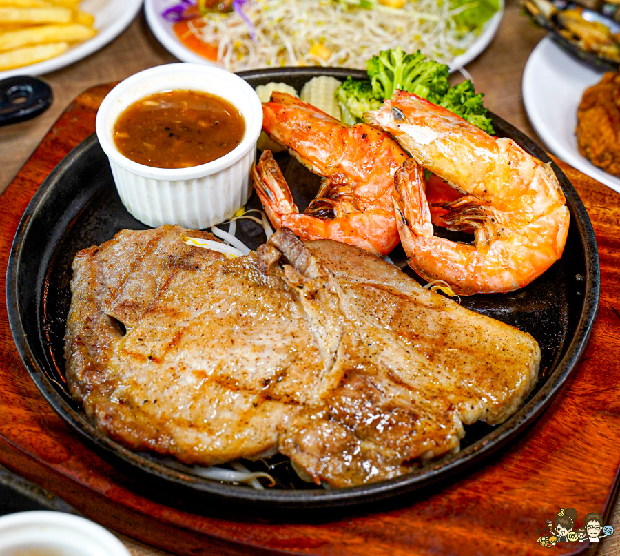 首次早鳥優惠 自助吧 歡樂 聚餐 推薦 親子 鳳山 牛室 牛排 排餐 約會 慶生 跨年 耶誕 必吃 必訪 文山特區'