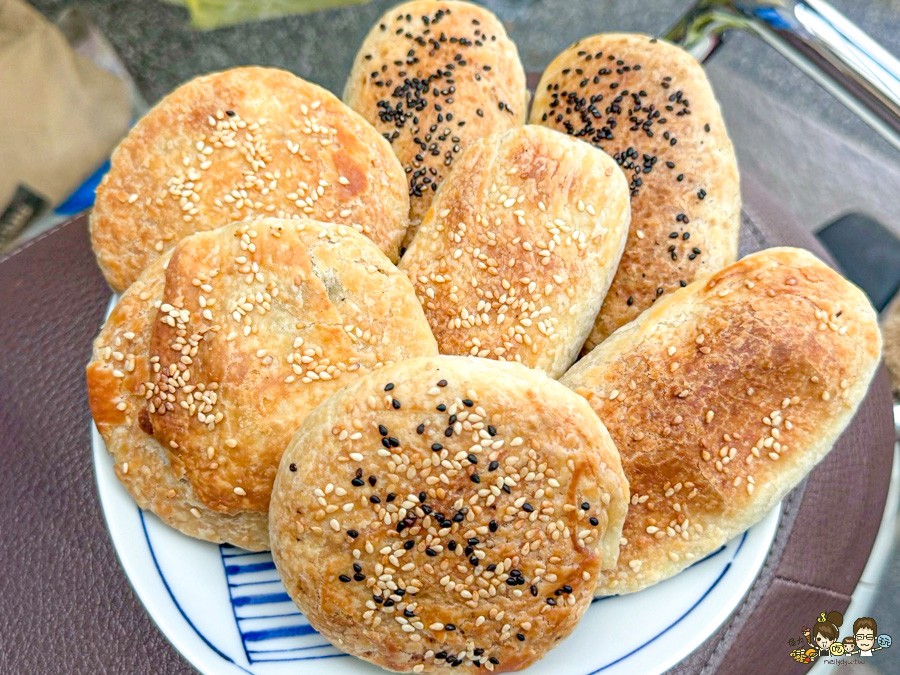 古早味碳烤燒餅 大寮燒餅 酥餅 甜燒餅 古早味燒餅 小店 路邊攤 銅板美食