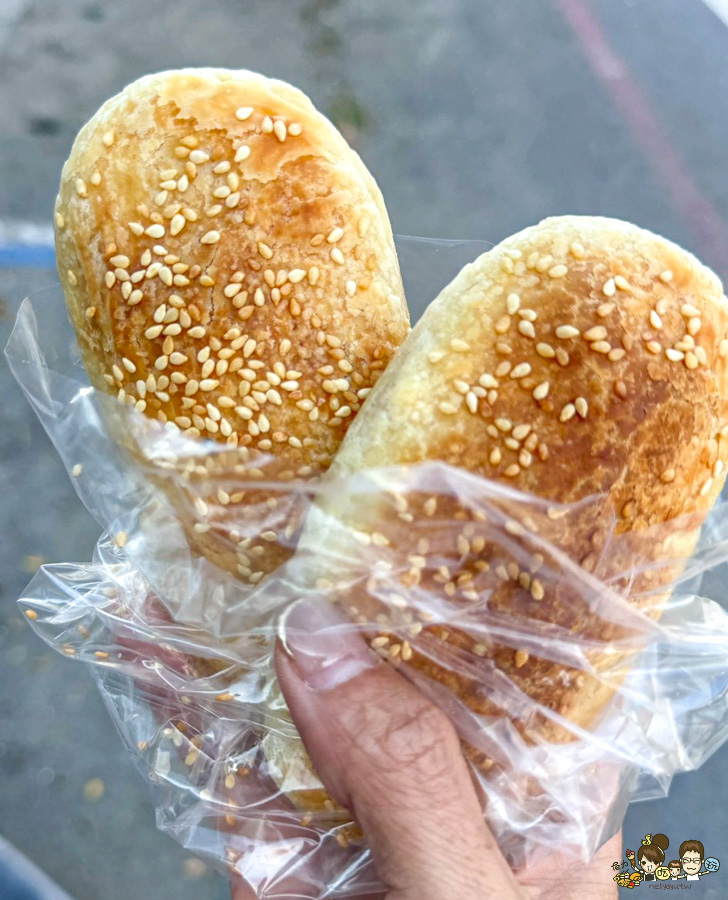 古早味碳烤燒餅 大寮燒餅 酥餅 甜燒餅 古早味燒餅 小店 路邊攤 銅板美食