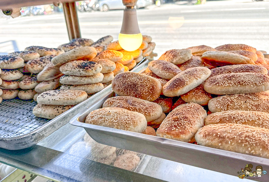 古早味碳烤燒餅 大寮燒餅 酥餅 甜燒餅 古早味燒餅 小店 路邊攤 銅板美食