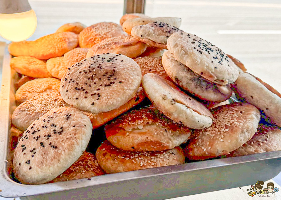 古早味碳烤燒餅 大寮燒餅 酥餅 甜燒餅 古早味燒餅 小店 路邊攤 銅板美食