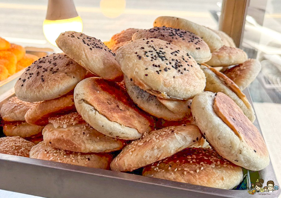 古早味碳烤燒餅 大寮燒餅 酥餅 甜燒餅 古早味燒餅 小店 路邊攤 銅板美食