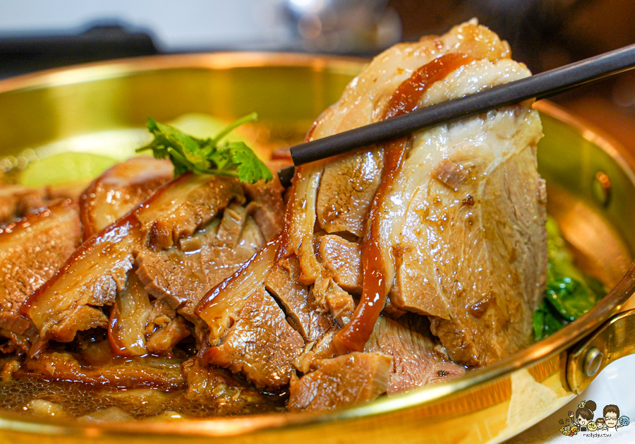 鄧師傅功夫菜 高雄年菜 團圓飯 豬腳 豬腳麵線 外帶年菜 團圓 私房菜 佛跳牆 