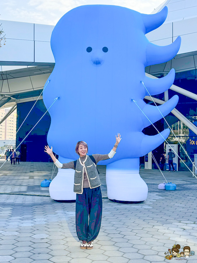 FOCUS 13 珊瑚廣場 高雄 海港 最美 咖啡店 韓系 商城 文創 禮物 百貨 好逛 高流 輕軌