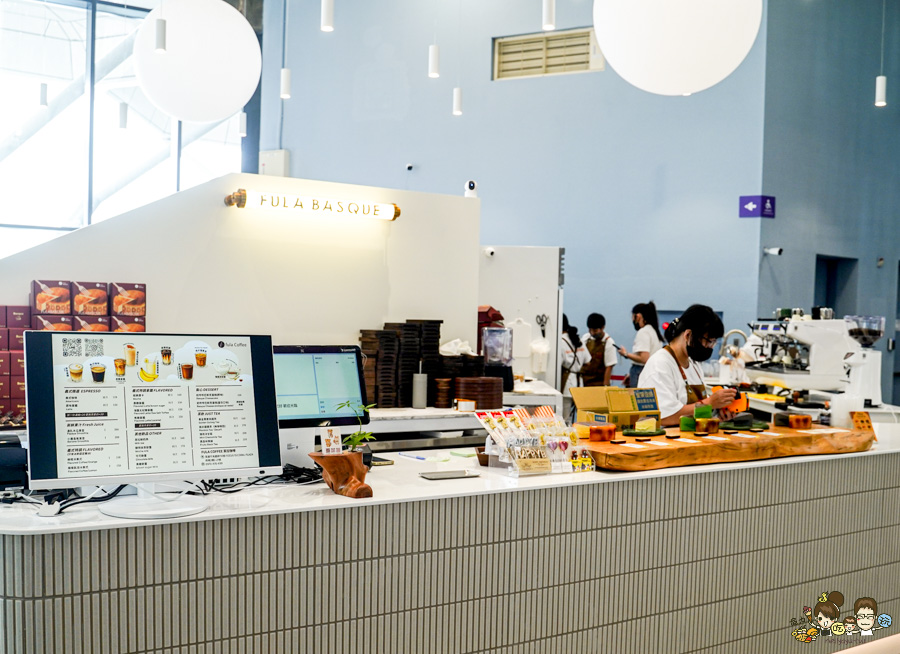 FOCUS 13 珊瑚廣場 高雄 海港 最美 咖啡店 韓系 商城 文創 禮物 百貨 好逛 高流 輕軌