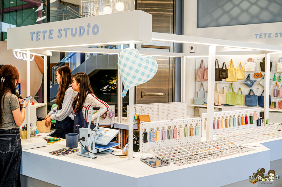 FOCUS 13 珊瑚廣場 高雄 海港 最美 咖啡店 韓系 商城 文創 禮物 百貨 好逛 高流 輕軌