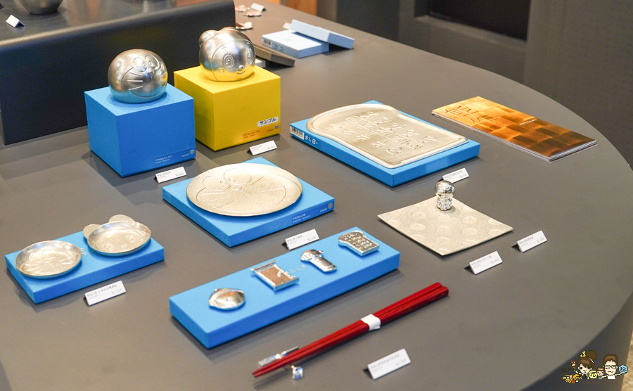 FOCUS 13 珊瑚廣場 高雄 海港 最美 咖啡店 韓系 商城 文創 禮物 百貨 好逛 高流 輕軌