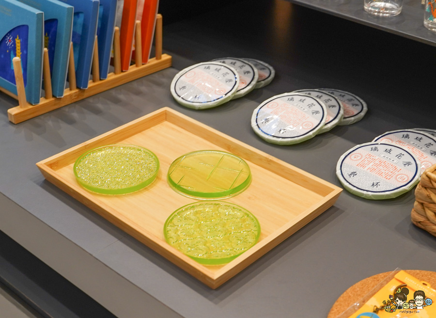 FOCUS 13 珊瑚廣場 高雄 海港 最美 咖啡店 韓系 商城 文創 禮物 百貨 好逛 高流 輕軌