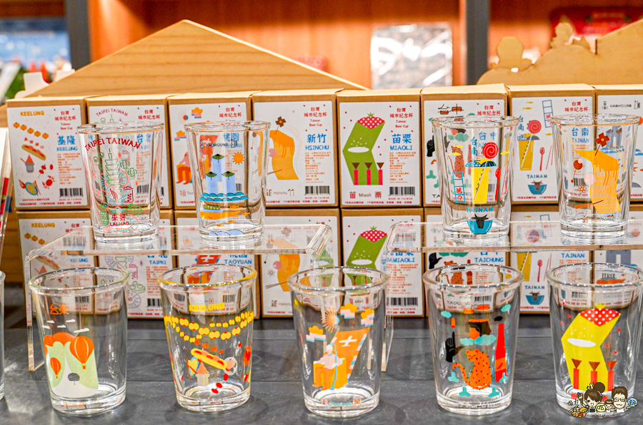 FOCUS 13 珊瑚廣場 高雄 海港 最美 咖啡店 韓系 商城 文創 禮物 百貨 好逛 高流 輕軌