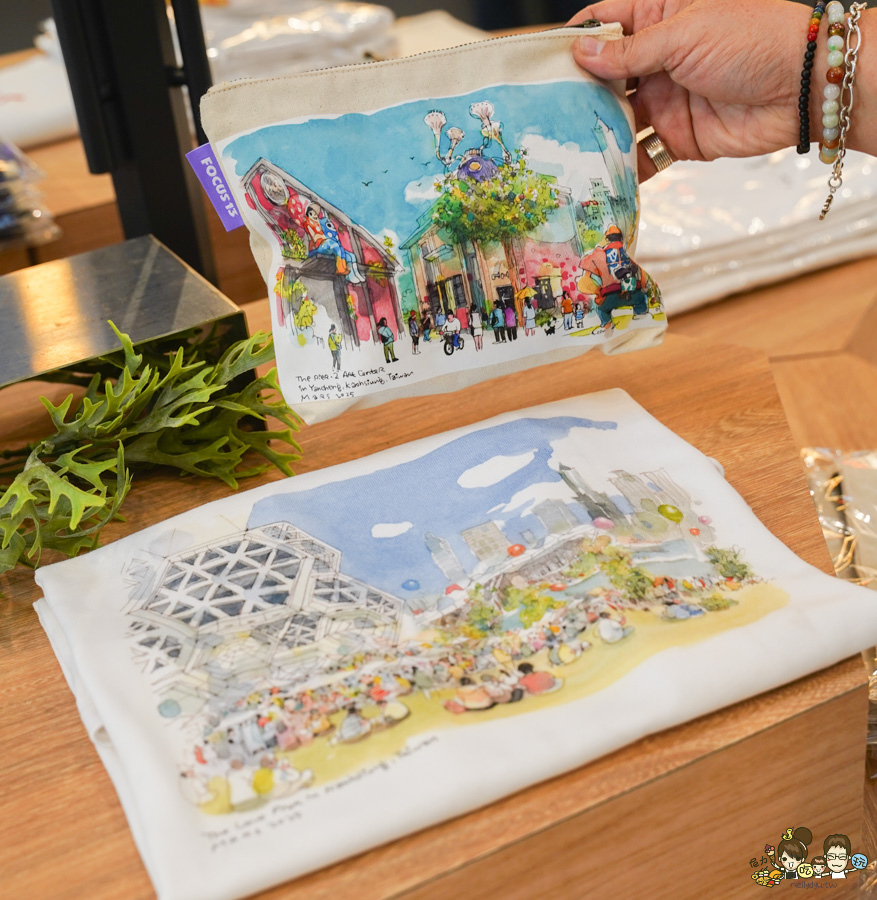 FOCUS 13 珊瑚廣場 高雄 海港 最美 咖啡店 韓系 商城 文創 禮物 百貨 好逛 高流 輕軌