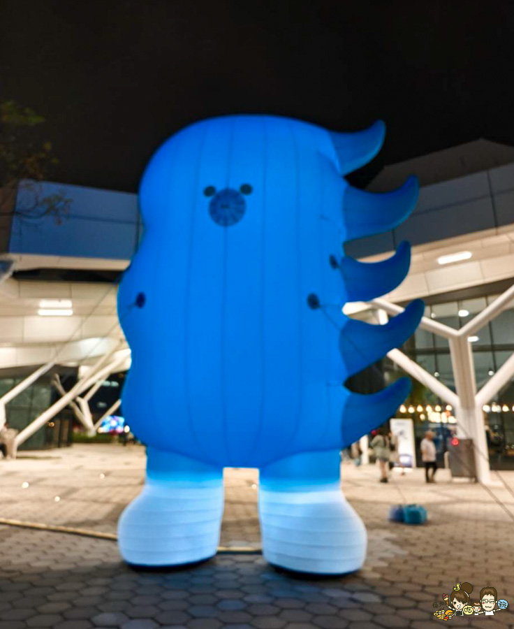 FOCUS 13 珊瑚廣場 高雄 海港 最美 咖啡店 韓系 商城 文創 禮物 百貨 好逛 高流 輕軌